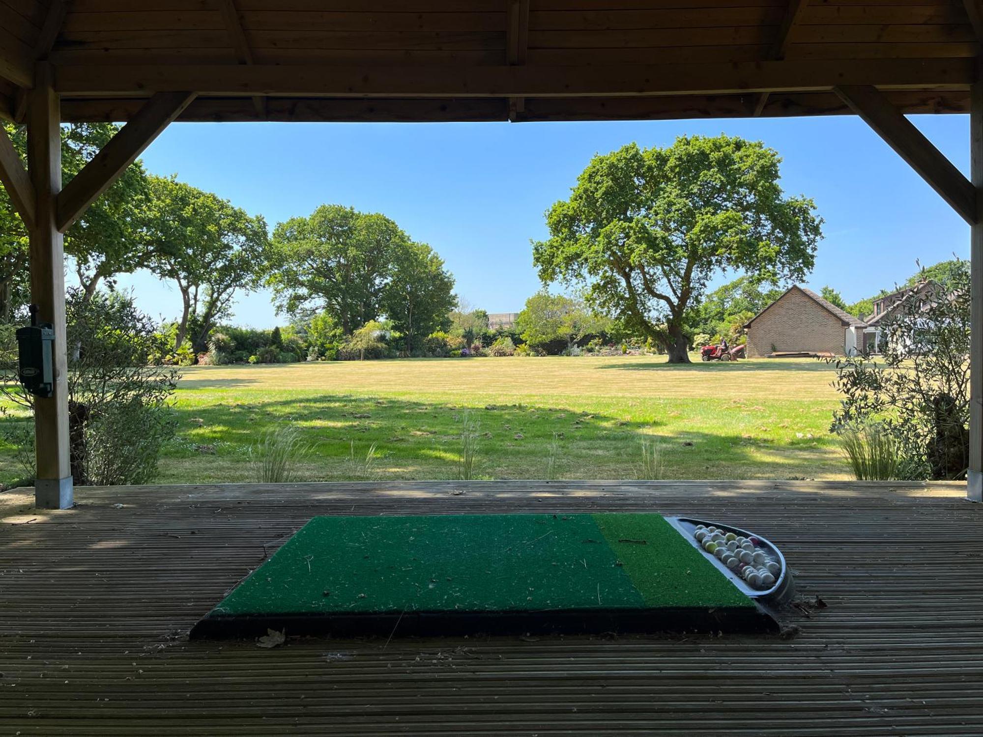 Stay At 'The Elms' In Tranquil Church Norton, Selsey - Ground Floor Bedroom, Own Private Bathroom, Quiet Beach, 2 Acre Garden By The Sea, On Edge Of Wildlife Nature Reserve Екстер'єр фото